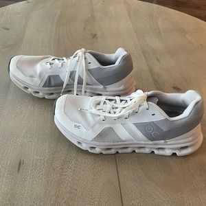 ON Cloud Running Shoes size 7.5 wide